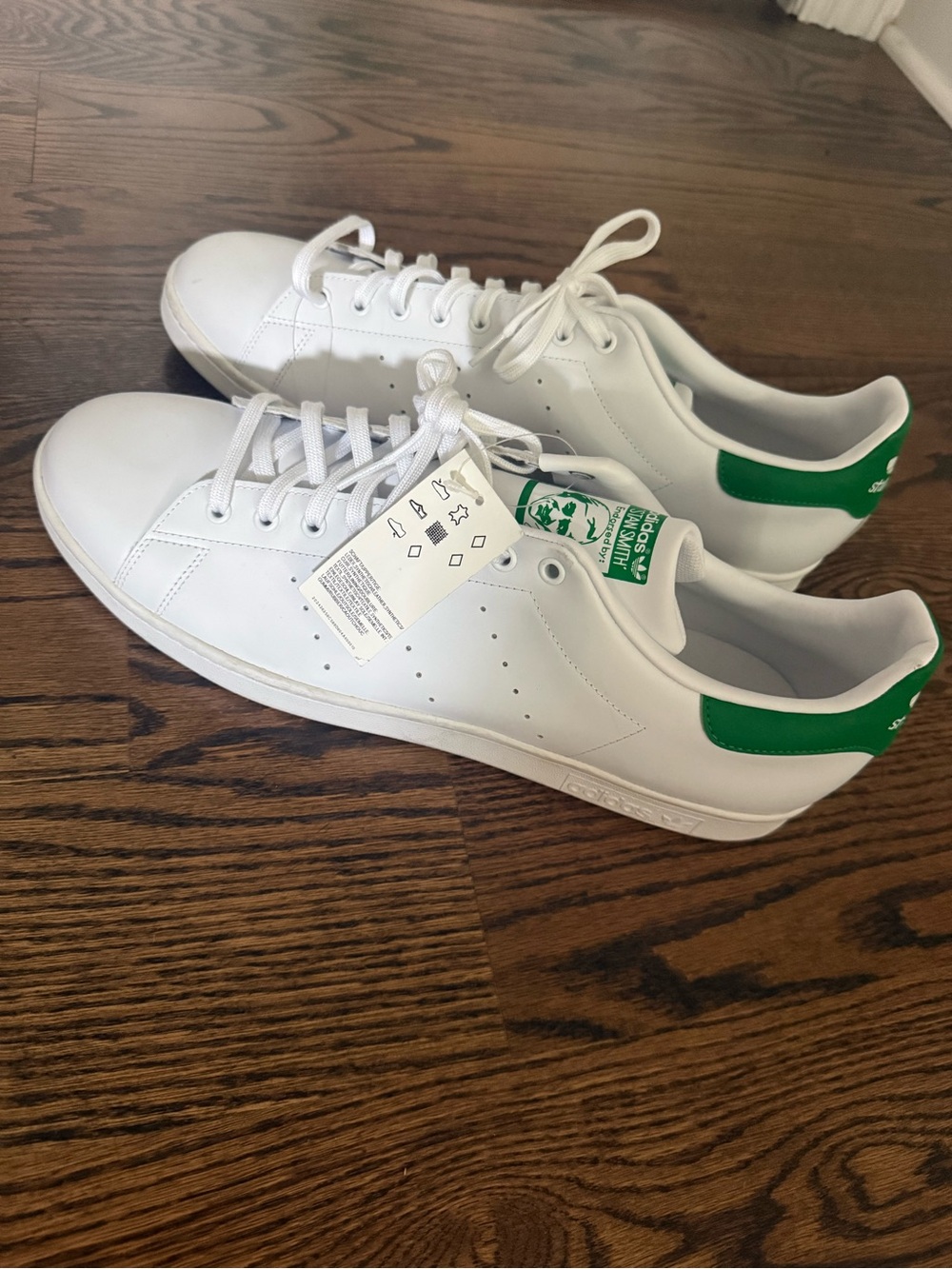 Adidas Stan Smith Sneakers with Green Heel Tab - Picture 2 of 2